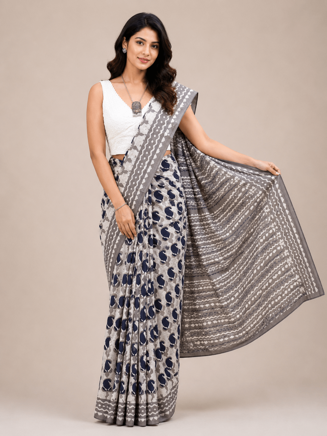Gulnar Grey Mulmul Saree