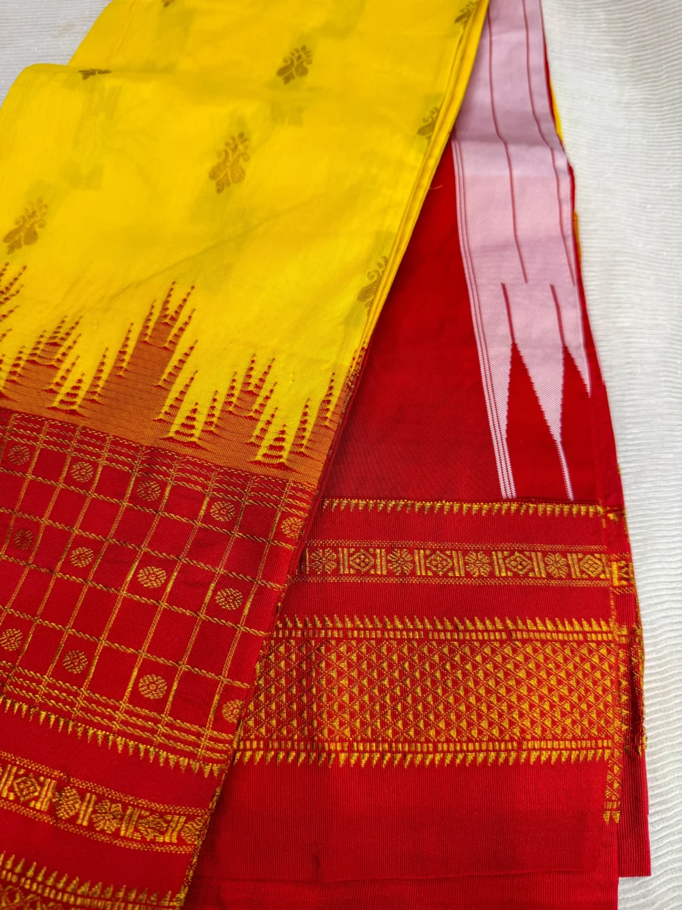 Handloom-gadwal-women-saree-best-seller