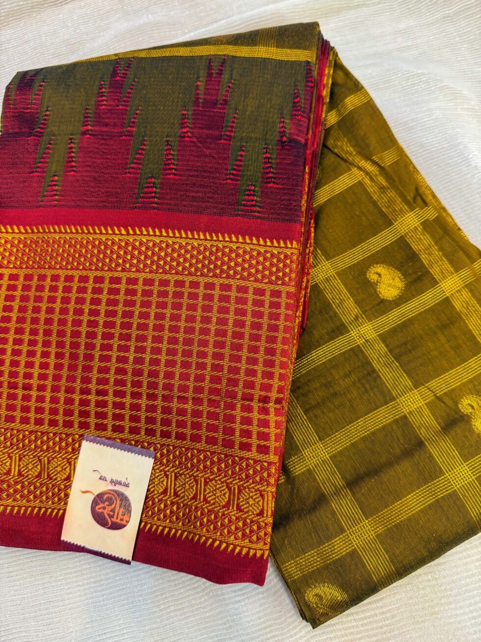 handloom-gadwal-silk-saree-olive-green-vermilion-red