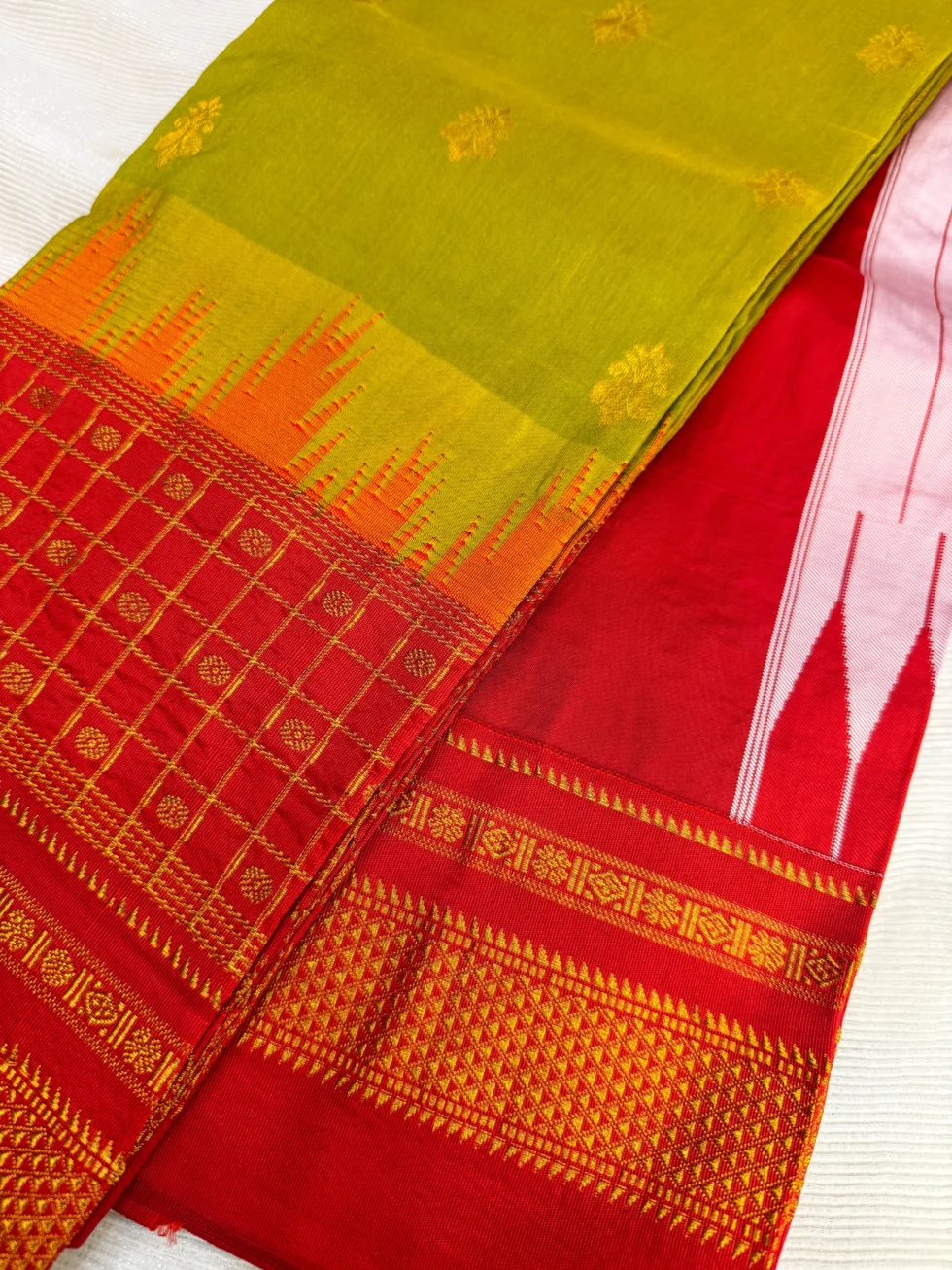 handloom-gadwal-silk-saree-parrot-green-vermilion-red-aditi-collection