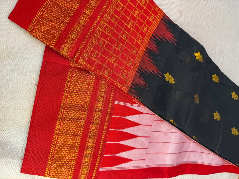premium-handloom-gadwal-silk-saree-in-black-and-vermilion-red-for-weddings-and-festive-wear-